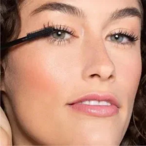 NEW Ilia Limitless Lash Mascara - After Midnight - Picture 7 of 12